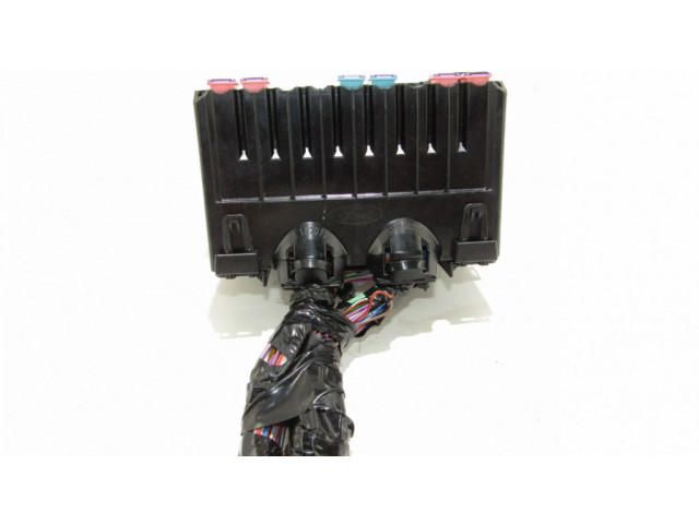 Блок предохранителей 8V5114A175AA Ford Transit