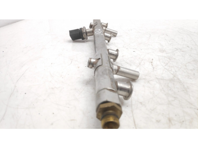 Топливная рампа 06K133317G, 1306210136 Audi Q3 8U 2.0