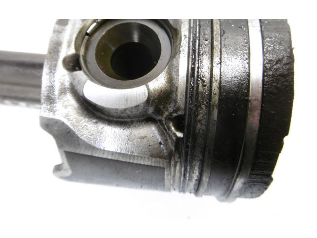 Píst Peugeot 206 CC 8