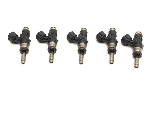 Топливная рампа 07K133551A   Audi A3 S3 8V  