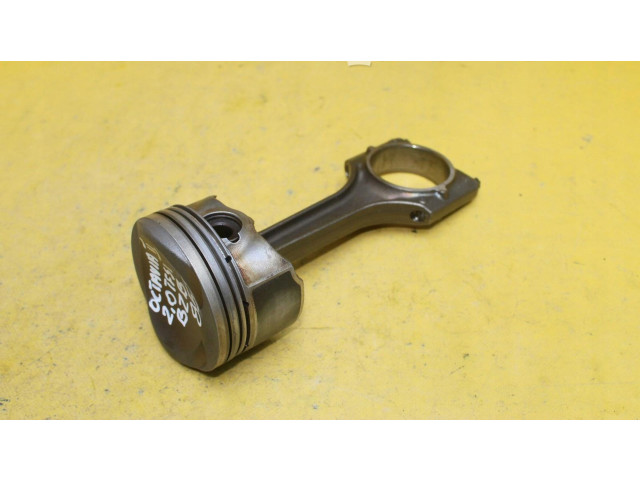  Поршень с шатуном    Skoda Octavia Mk2 (1Z)  