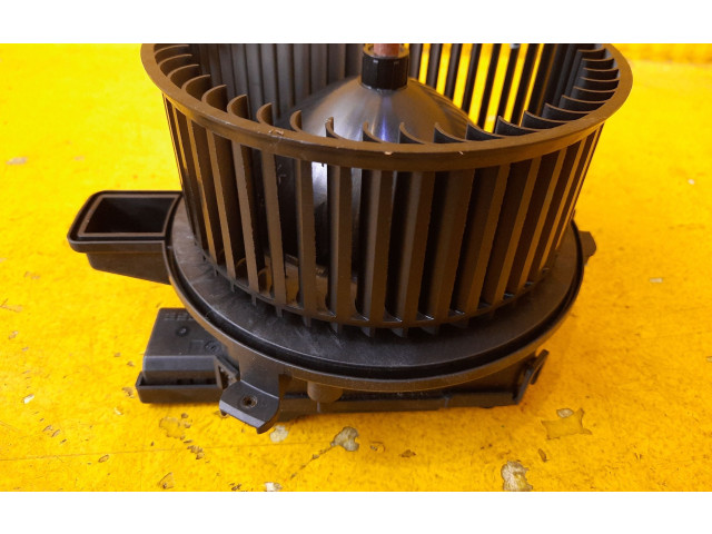 Вентилятор печки    C24245106, CZ997007   Audi A4 S4 B9