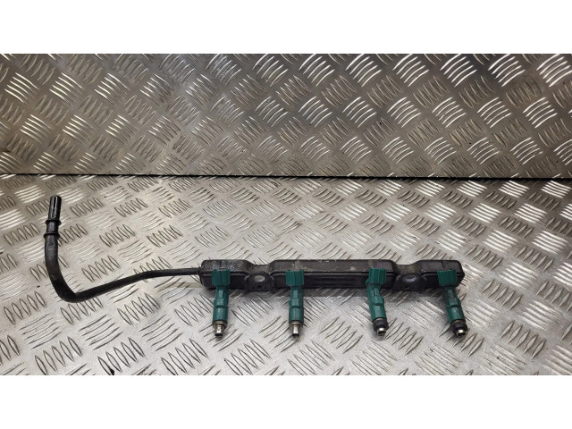 Топливная рампа    Toyota Prius (NHW20) 1.5 