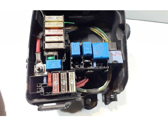 Блок предохранителей 243809584B Dacia Dokker