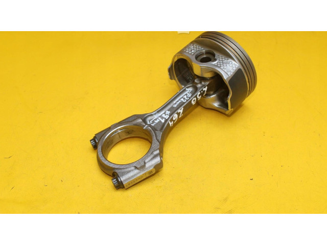 Поршень с шатуном    Subaru Forester SJ       