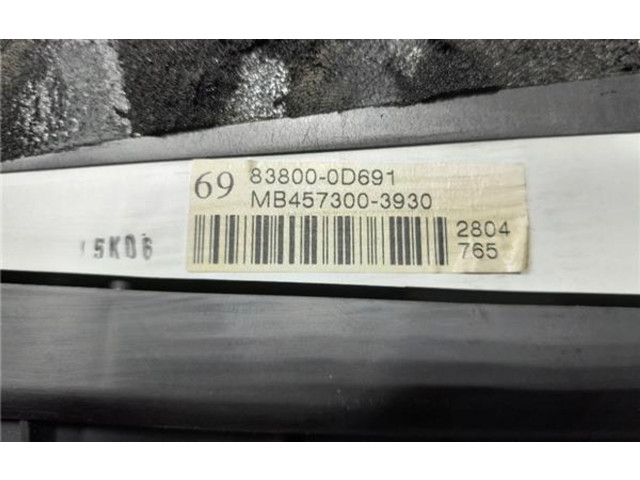 Přístrojová deska Toyota Yaris 2005 83800-0D691