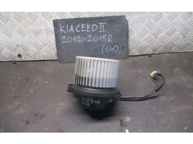 Вентилятор печки       KIA Ceed