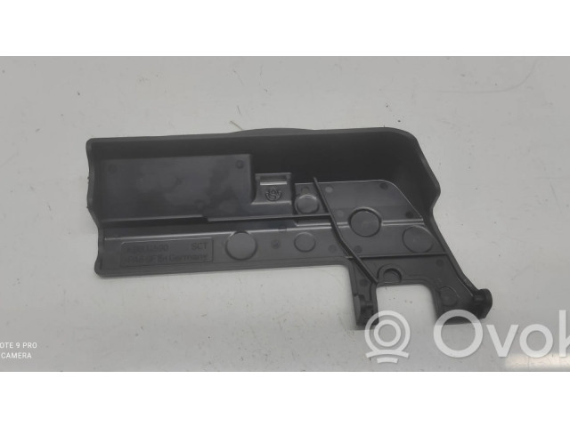 Другая деталь салона