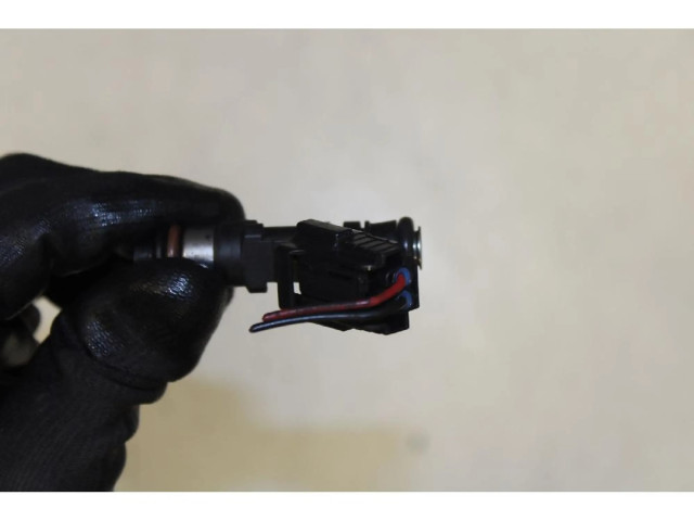 Vstřikovač Nissan Micra pro benzínový motor 1.4 CR12