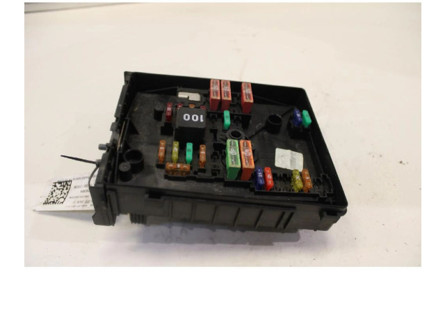 Блок предохранителей 1K0937125D   Skoda Yeti (5L)    