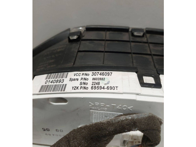 Панель приборов 30746097, 69594690T   Volvo V70       