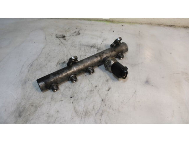 Топливная рампа    Audi A6 S6 C6 4F   для двигателя ASB