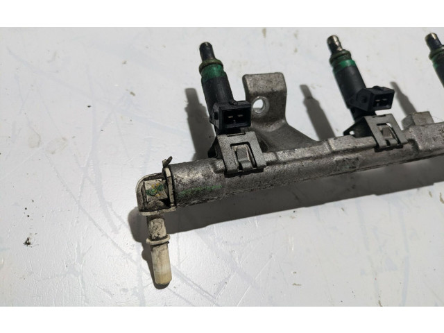 Vstřikovací lišta 2N1U9D280AB Mazda 2