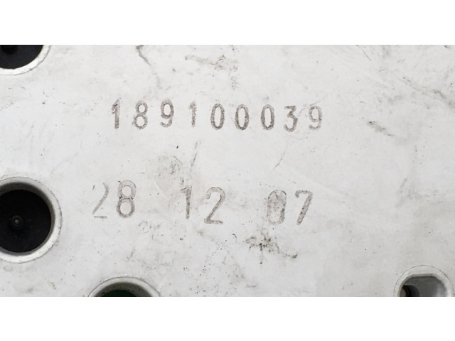 Панель приборов 30695998, 36002463 Volvo S40