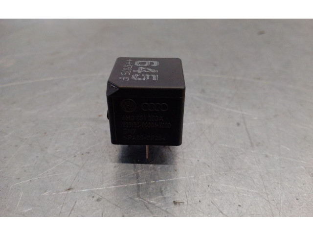 Блок предохранителей 4H0951253A Skoda Octavia Mk3 (5E)