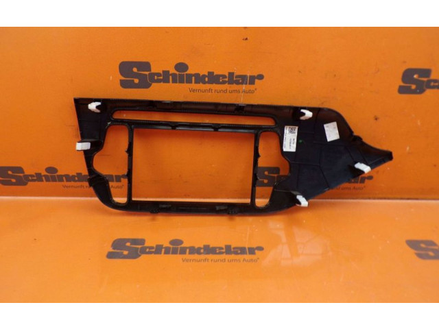 Радио/ проигрыватель CD/DVD / навигация