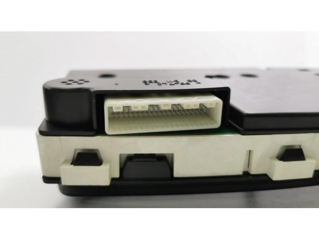 Přístrojová deska Toyota Corolla E120 E130 2003 8380002760, 88458018