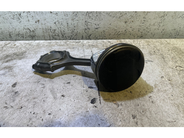  Поршень с шатуном    Jeep Grand Cherokee WL  