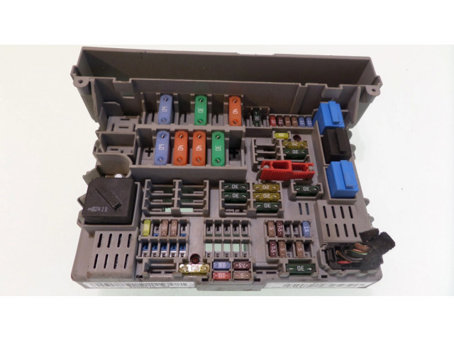 Pojistková skříňka 690661303, 40997181030101 BMW 1 E81 E87 2005