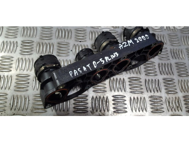 Всасывающий коллектор 06B133200D Volkswagen PASSAT B5.5