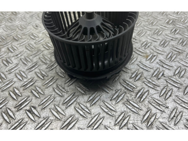 Вентилятор печки       Volvo V50