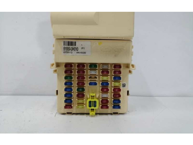 Pojistková skříňka Řídící jednotka BSM 919503K010 Hyundai Sonata 2009