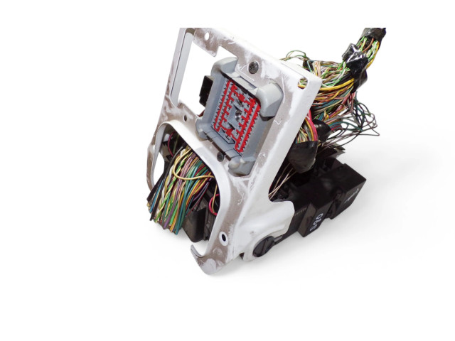 Блок предохранителей P8691998   Volvo S80    