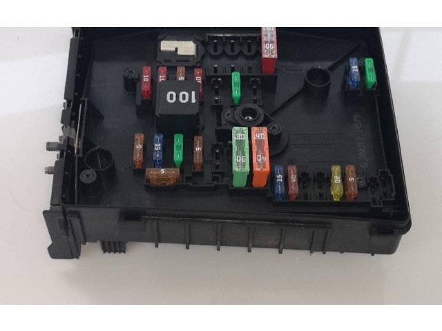 Pojistková skříňka 1K0937820B Volkswagen Caddy 2010