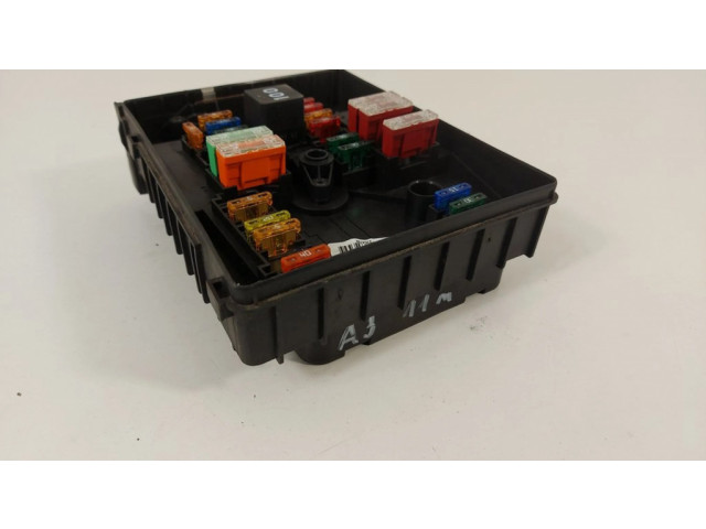 Pojistková skříňka 01718130 Audi A3 S3 A3 Sportback 8P 2006