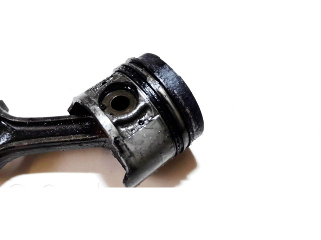 Поршень с шатуном Nissan Sunny для дизельного двигателя 2.0