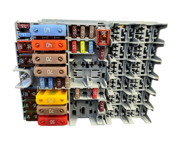 Блок предохранителей 51987784, 72C8C340 Jeep Renegade