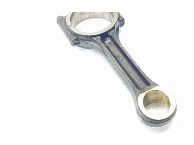 Шатун DFGA 04L105401A, 04L105401A    Skoda Superb B8 (3V)  