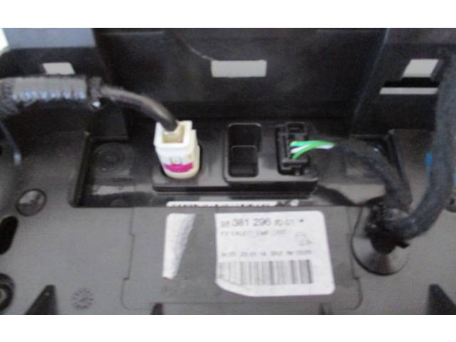 Дисплей    9838129680   Peugeot 2008 II