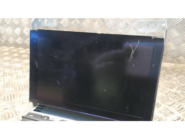 Радио/ проигрыватель CD/DVD / навигация