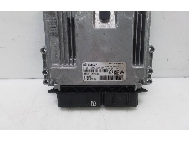 Блок управления двигателя 0281035332 Opel Combo E