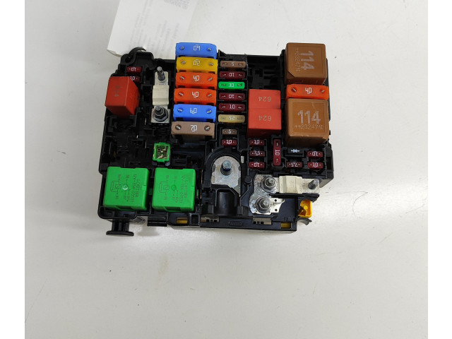 Блок предохранителей 9804848580 Peugeot 2008 II