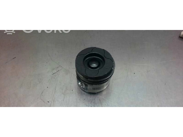 Píst Citroen Xsara pro naftový motor 1.6 9H02