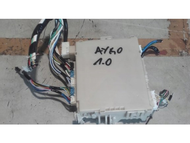 Pojistková skříňka 827300H030A Toyota Aygo AB40 2014