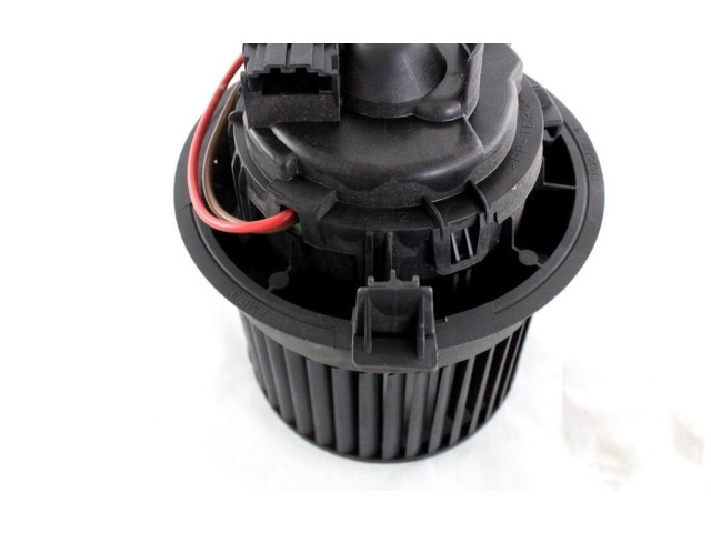 Вентилятор печки 272100975R Dacia Sandero