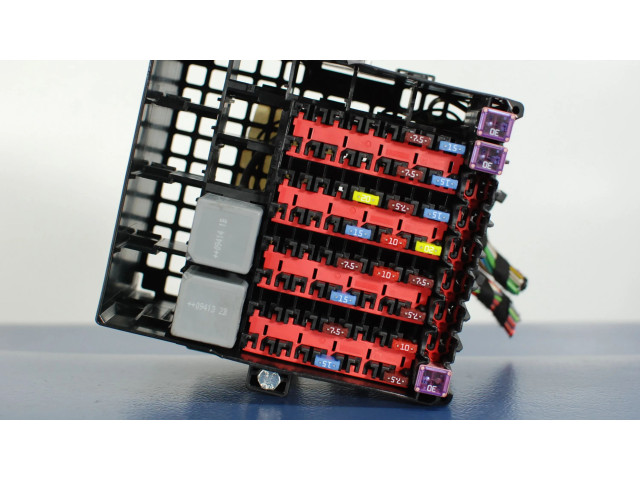 Pojistková skříňka 8V5T-14A005-GLE, 8V5T-14A005-GLE Ford Fiesta 2009