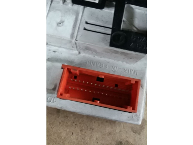 Дисплей       Renault Megane II