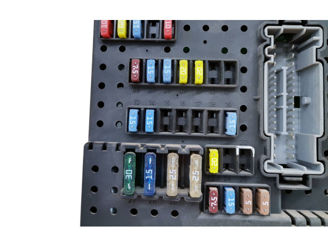 Блок предохранителей 8676391, 12217799   Volvo XC90    