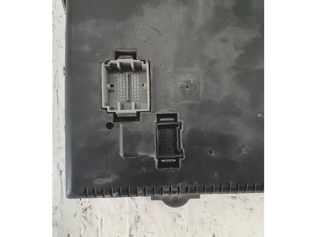 Блок предохранителей  12217799, 00005052479   Volvo V70    