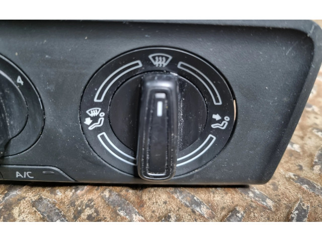 Блок управления климат-контролем 6V0820045C Skoda Fabia Mk3 (NJ)
