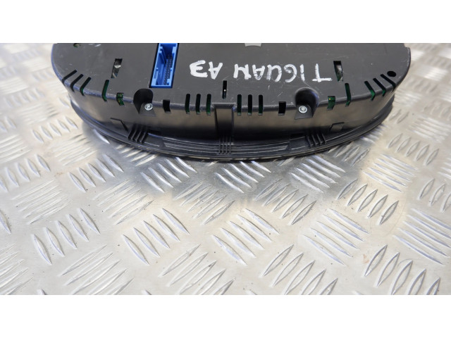 Přístrojová deska Volkswagen Tiguan 2009 5N0920961A, 5N0920961A