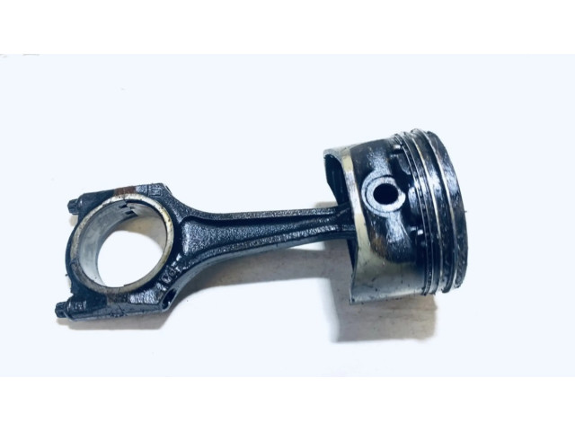 Píst Opel Tigra A pro benzínový motor 1.6