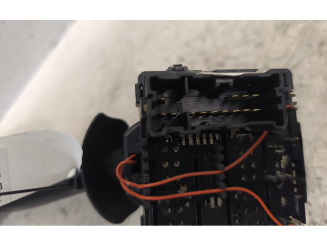 Ручка стеклоочистителей 8201168008   Dacia Dokker