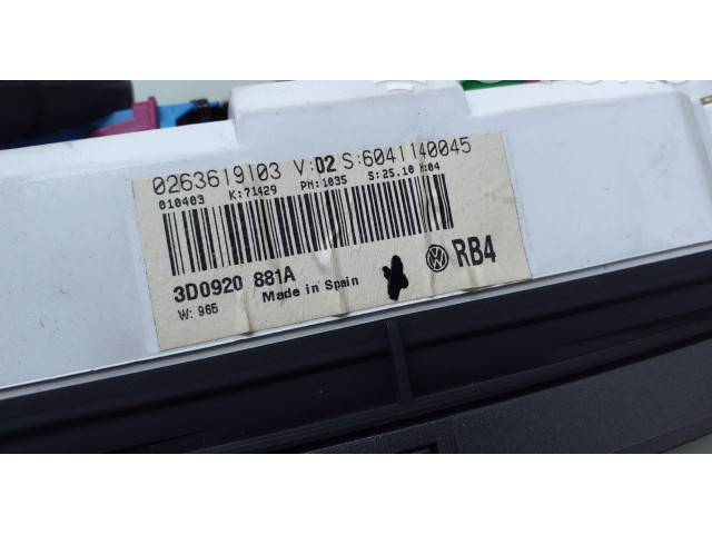 Панель приборов 3D0920881A   Volkswagen Phaeton       