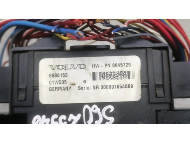Блок предохранителей 8688153, HWPN8645729 Volvo S60