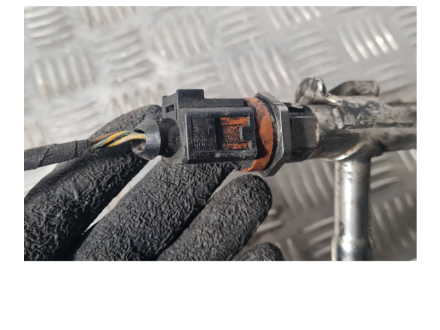 Vstřikovací lišta 03F133320C   Seat Ibiza IV (6J,6P)    CBZB 